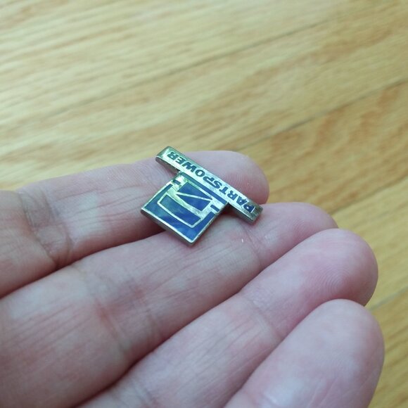 Vintage VOLVO PartsPower Hat Lapel Pin Tie Tack Truck 18 Wheeler Collectible - Picture 5 of 10